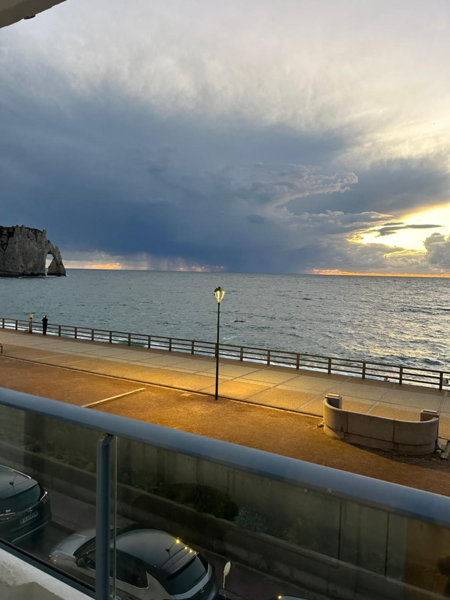 Villa Des Peintres Etretat Exterior photo